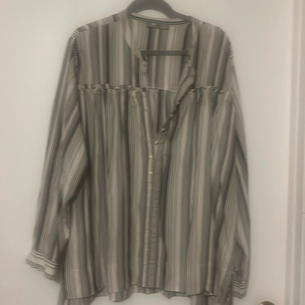 3X, Lee Rider long sleeve button up shirt.Gray and white vertical stripe.